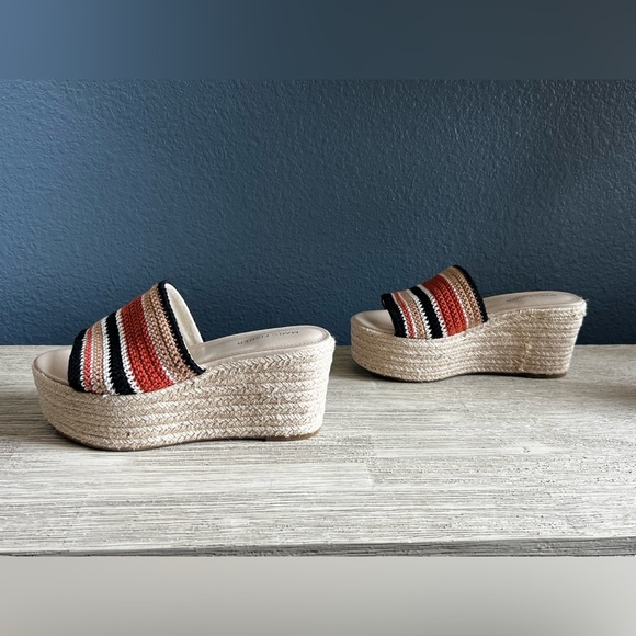 NEW NEVER WORN!!! Marc Fisher Multicolor Espadrille Slides